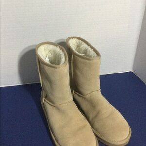 KOOLABURRA by UGG KOOLA SHORT   TAN/CREAM    US SIZE 8
